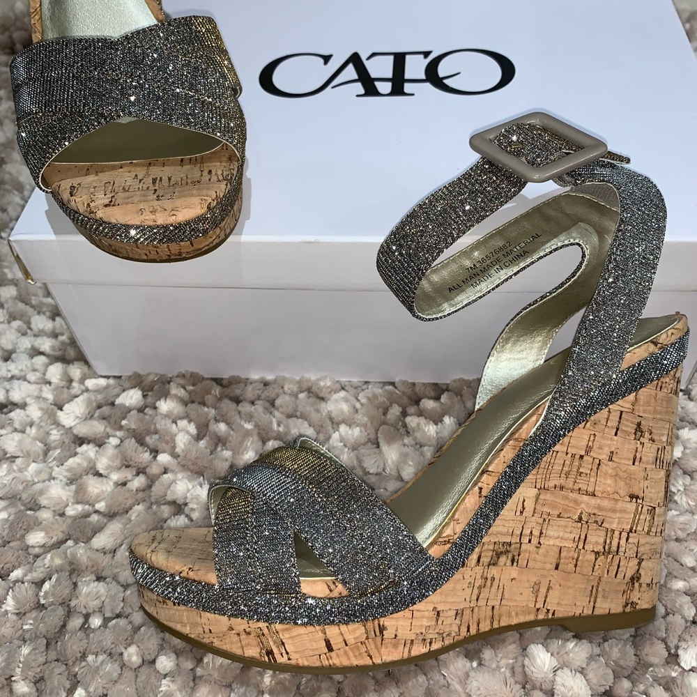 Silver sparkling wedge